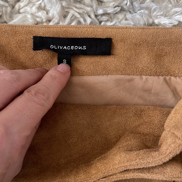 Olivaceous Faux side skirt with pockets and buttons - Picture 3 of 5